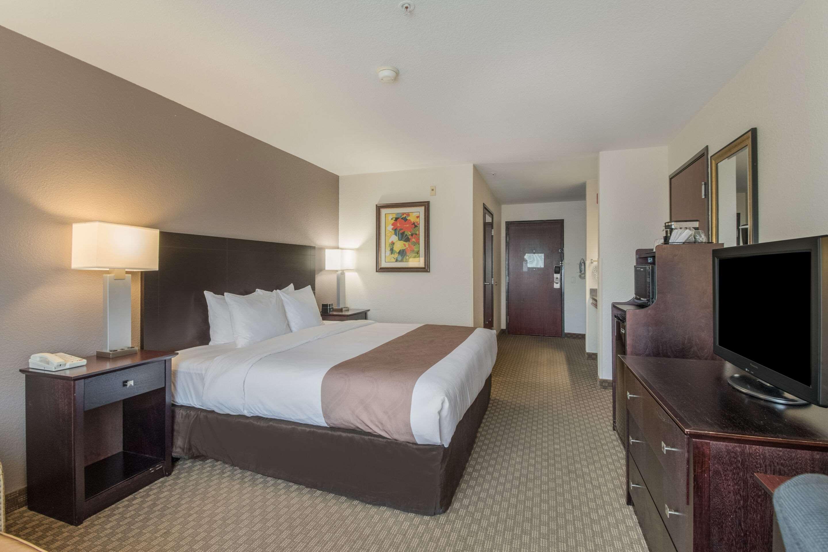 Quality Inn Грешем Экстерьер фото