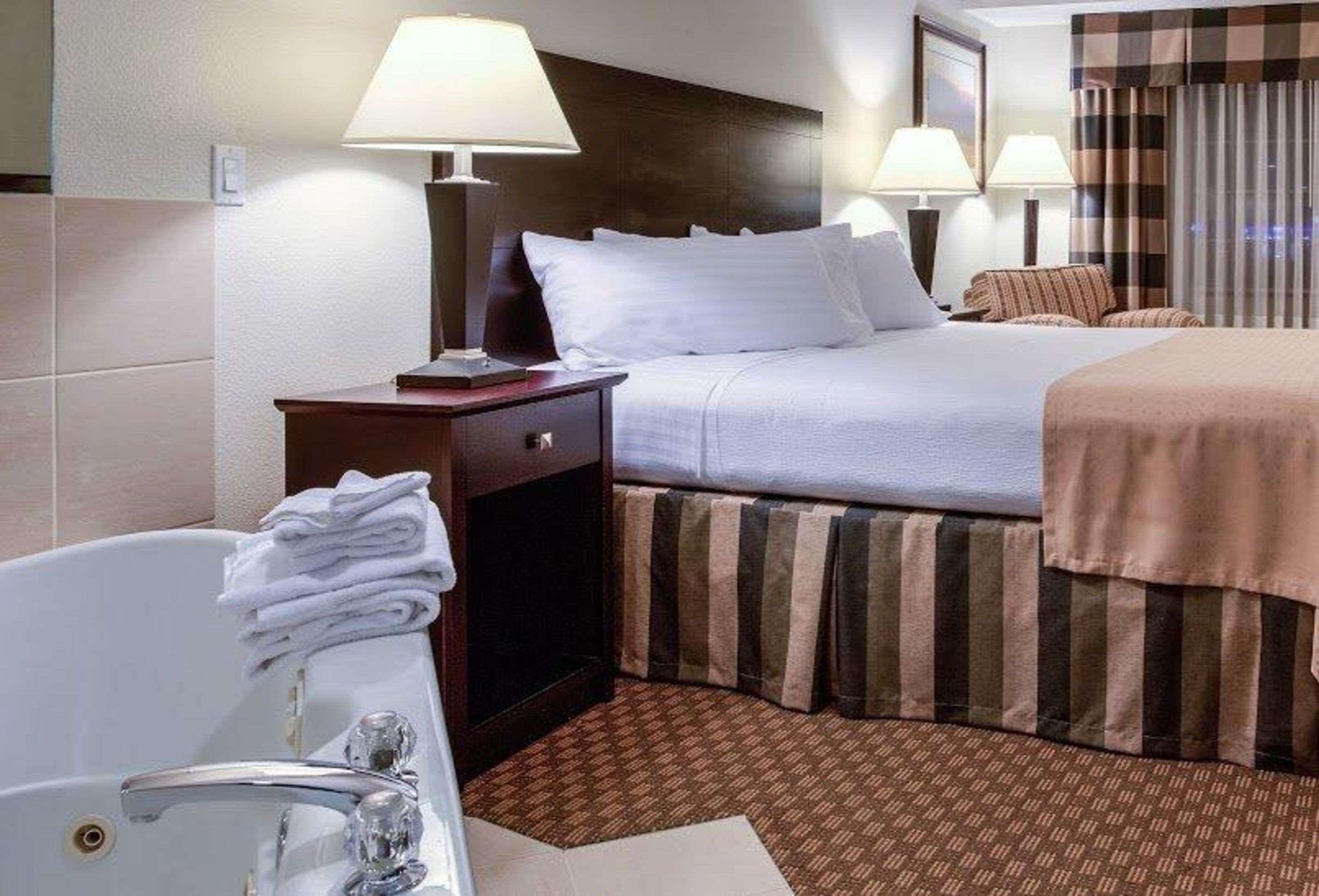 Quality Inn Грешем Экстерьер фото