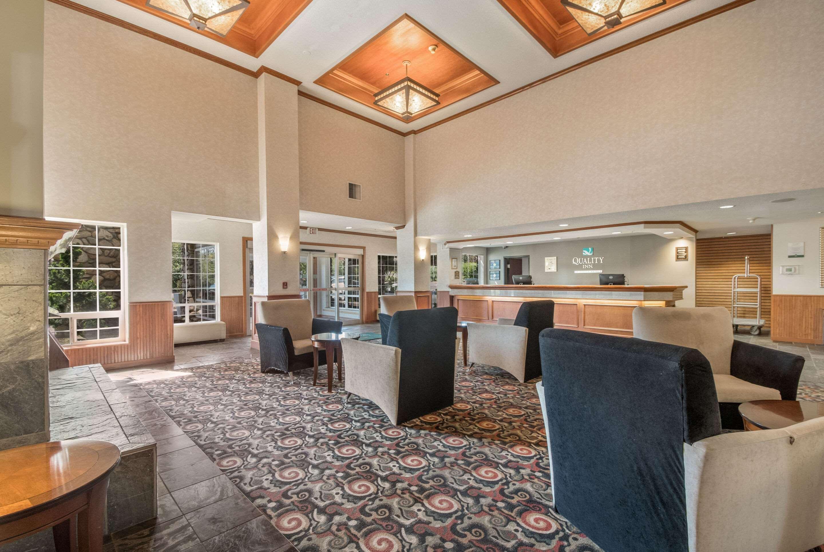 Quality Inn Грешем Экстерьер фото