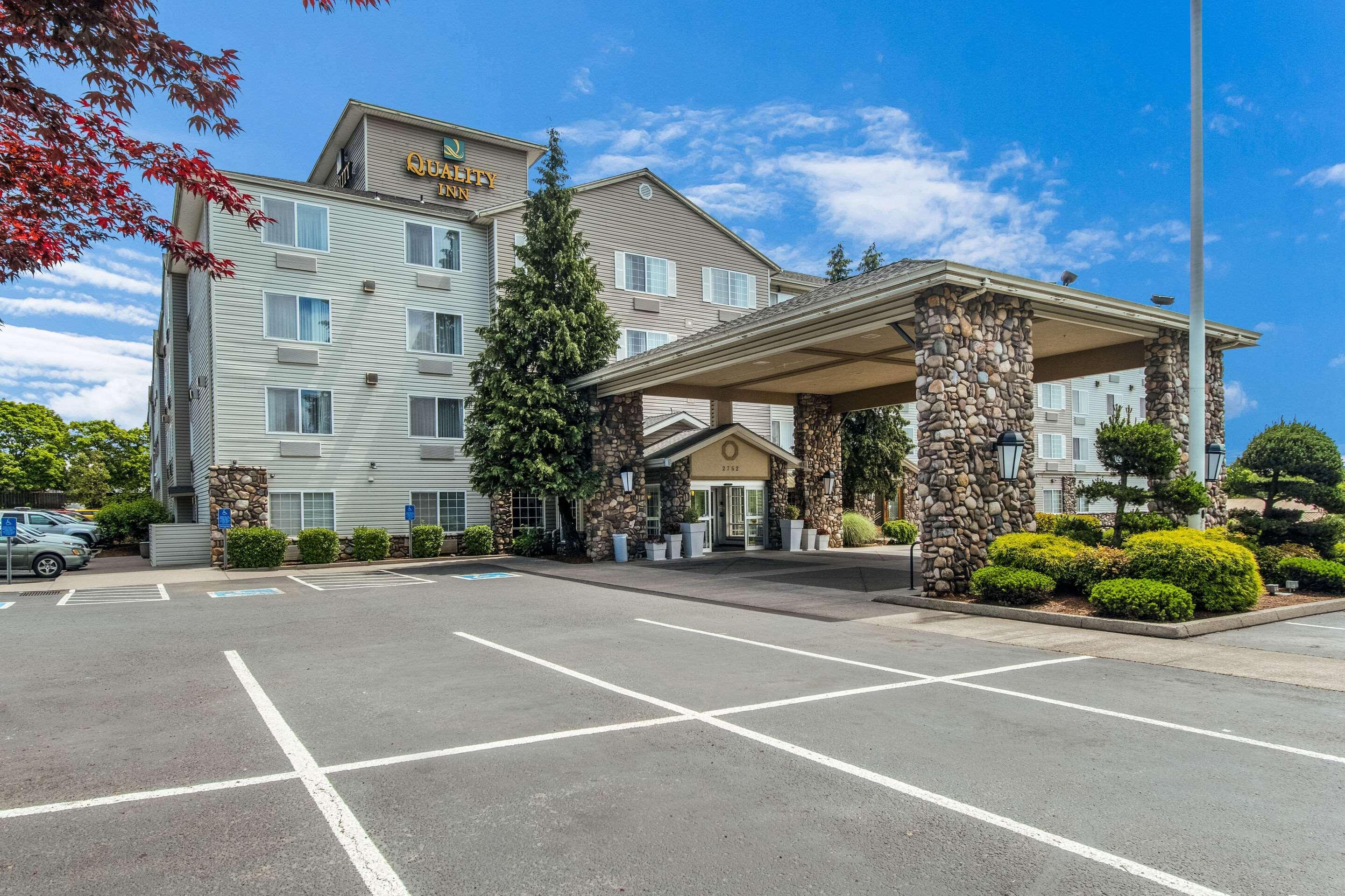 Quality Inn Грешем Экстерьер фото