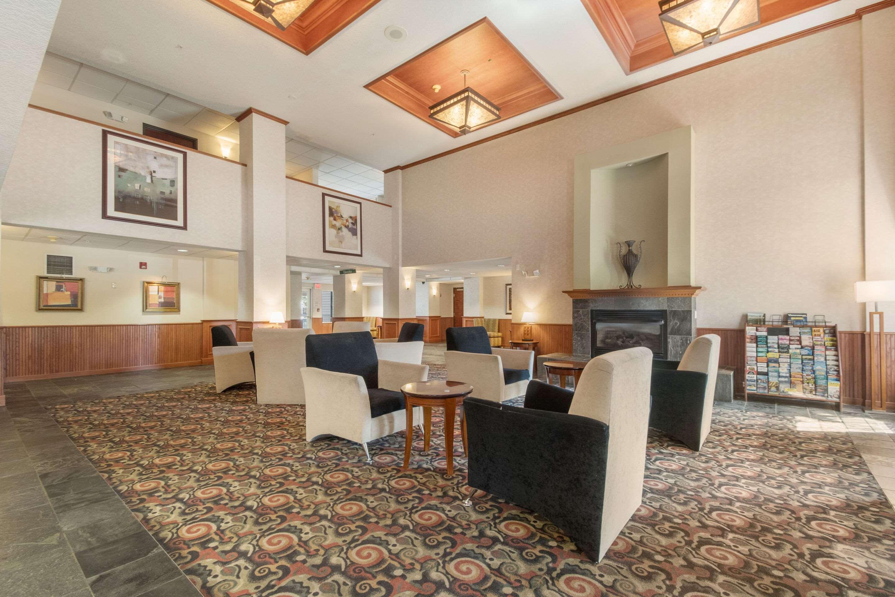 Quality Inn Грешем Экстерьер фото