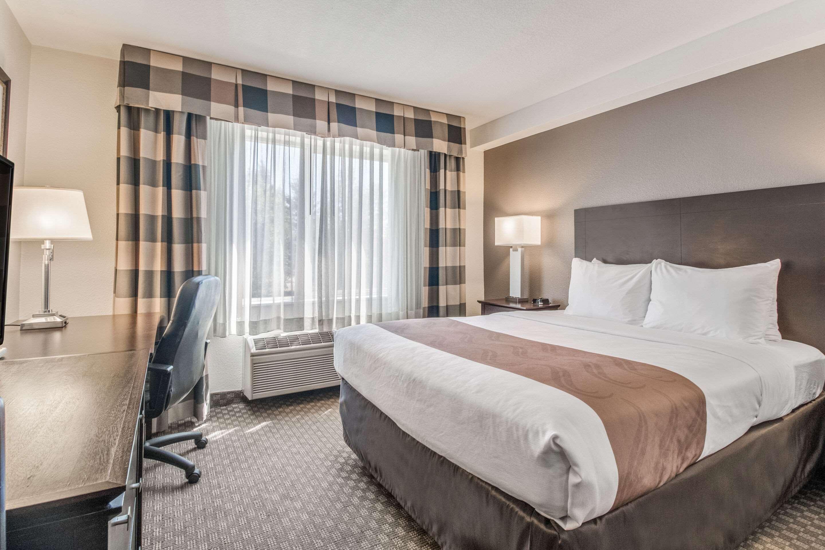 Quality Inn Грешем Экстерьер фото
