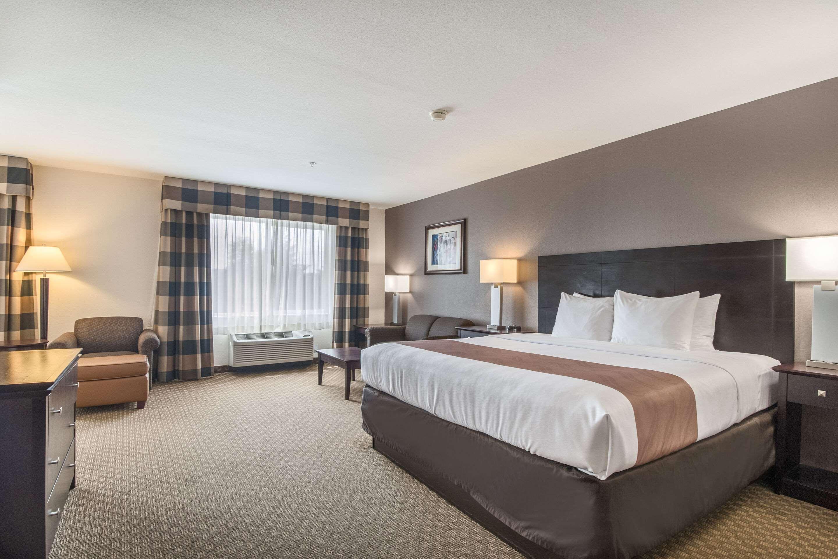 Quality Inn Грешем Экстерьер фото