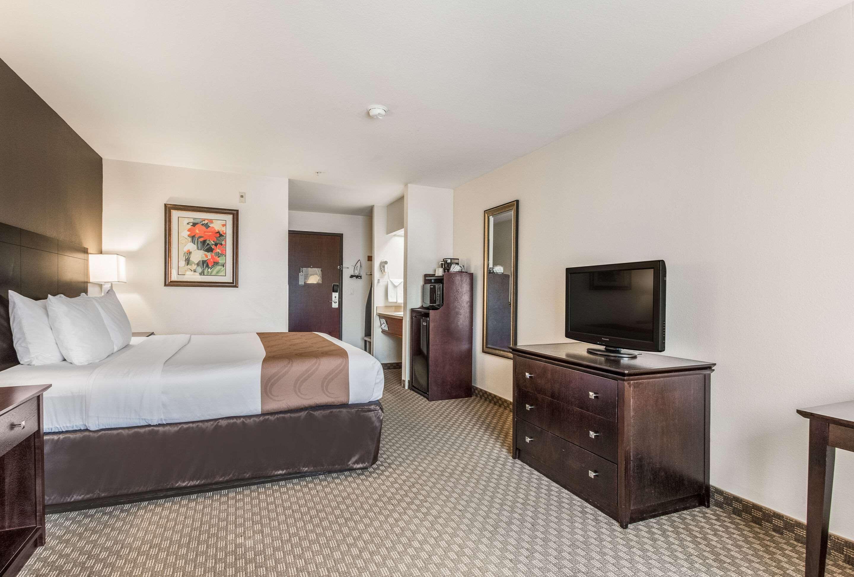 Quality Inn Грешем Экстерьер фото