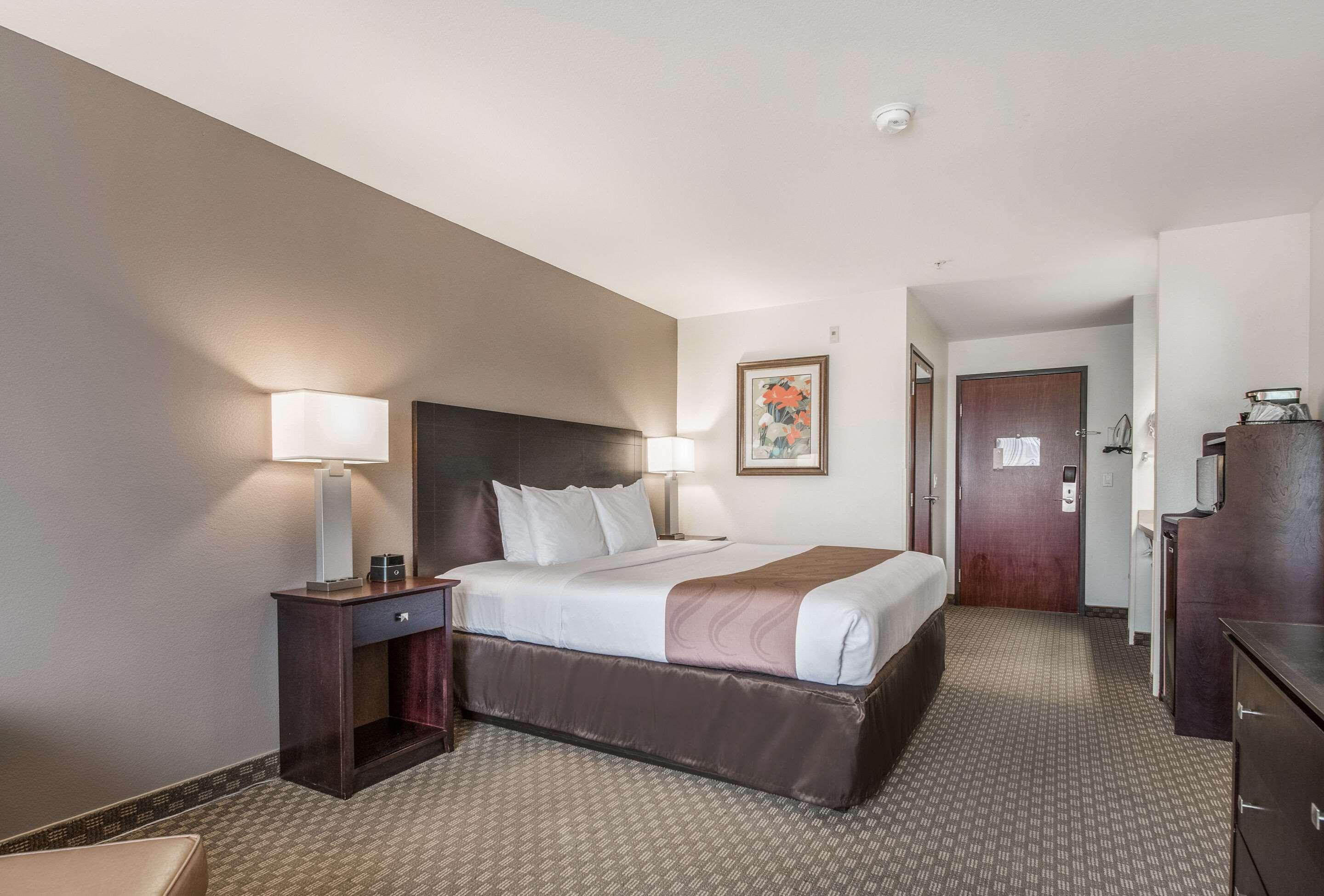 Quality Inn Грешем Экстерьер фото