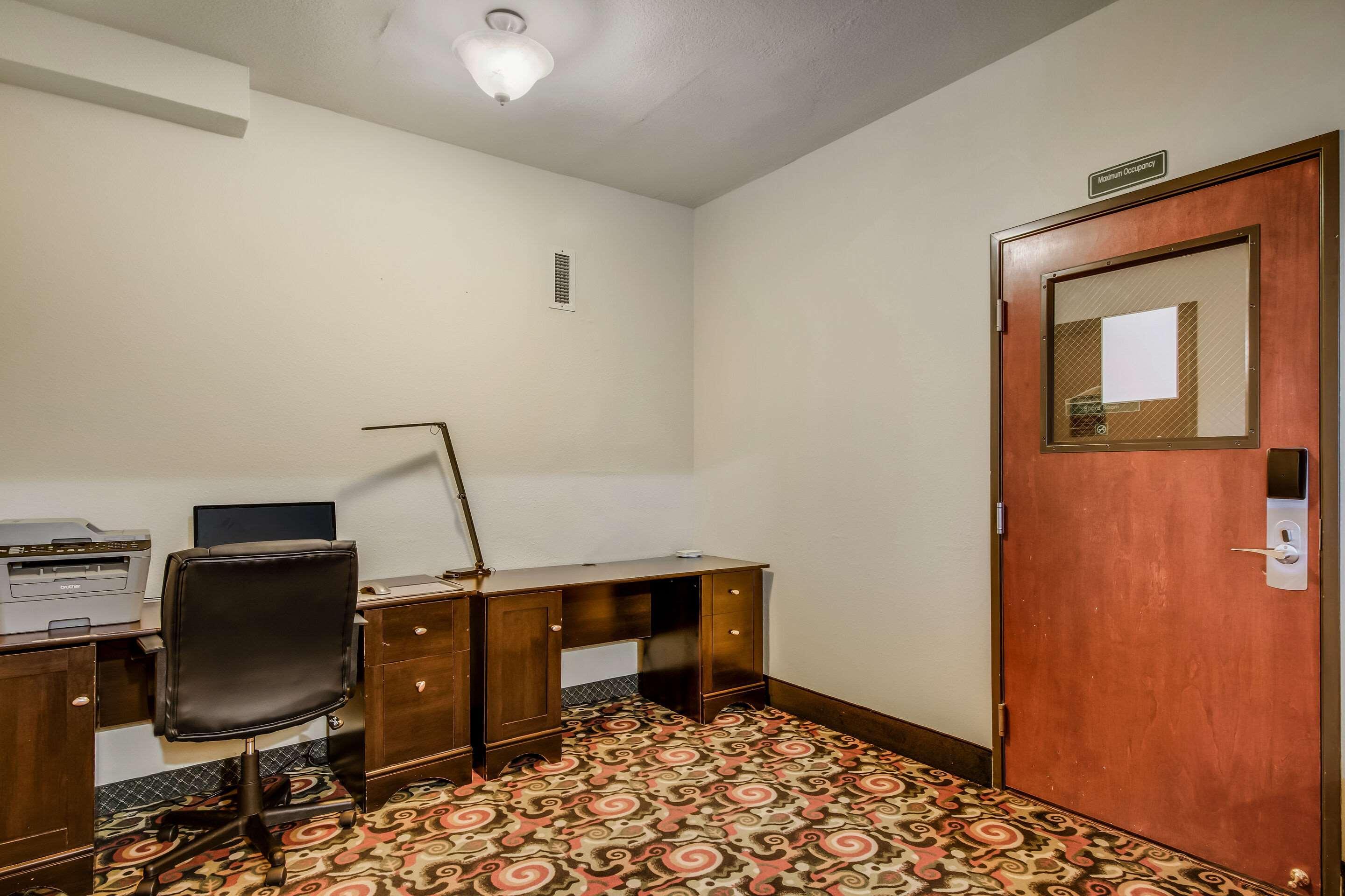 Quality Inn Грешем Экстерьер фото