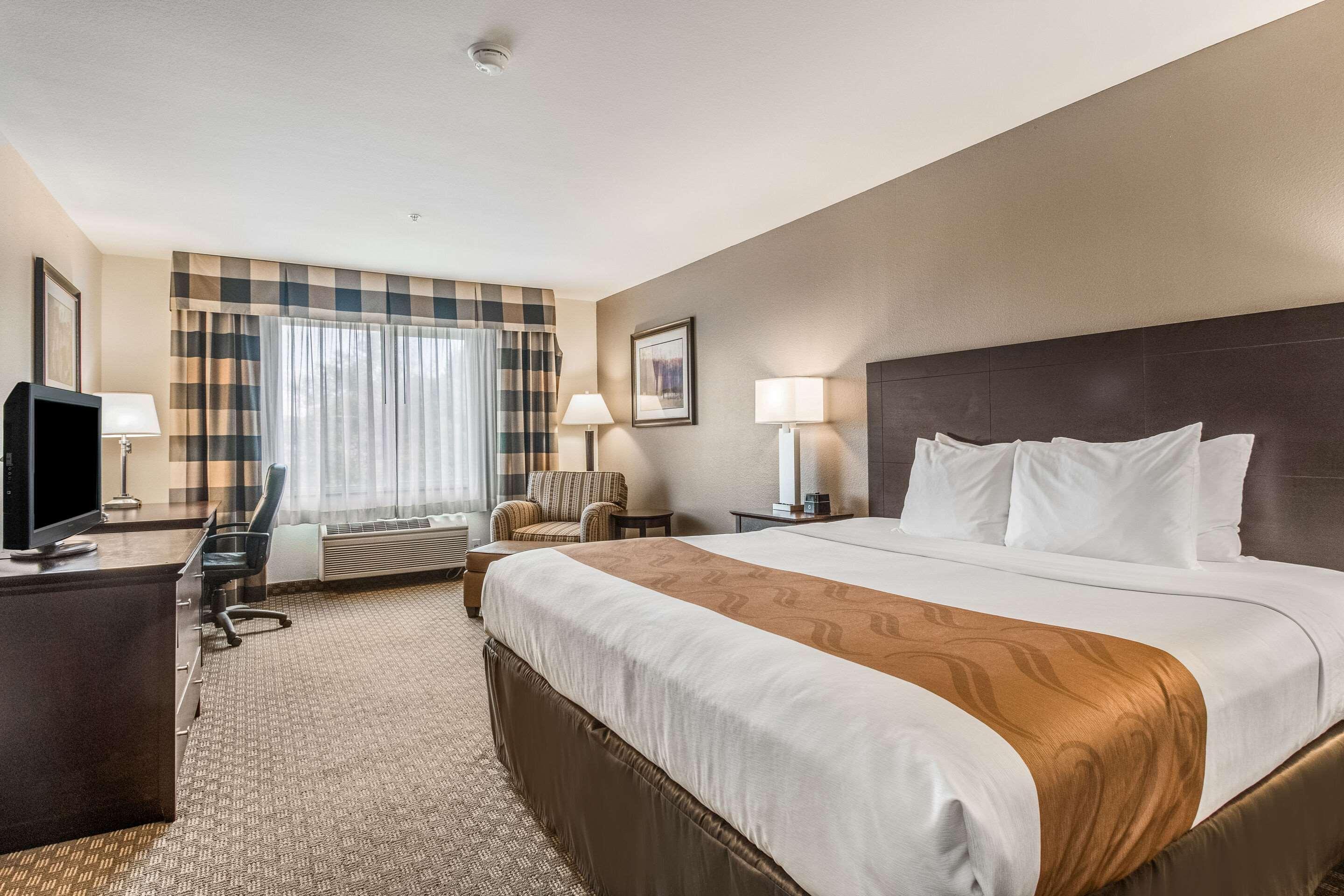 Quality Inn Грешем Экстерьер фото