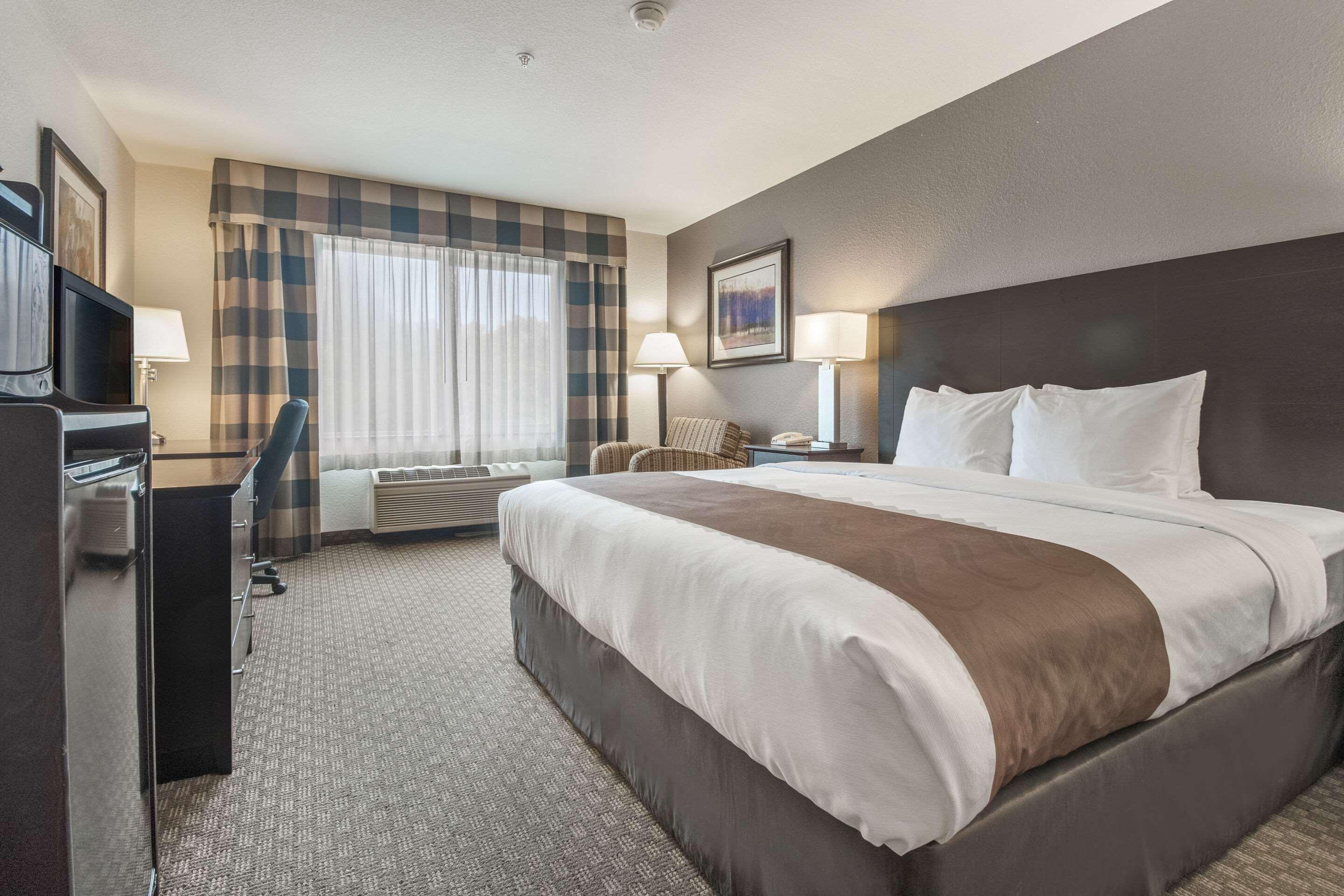 Quality Inn Грешем Экстерьер фото